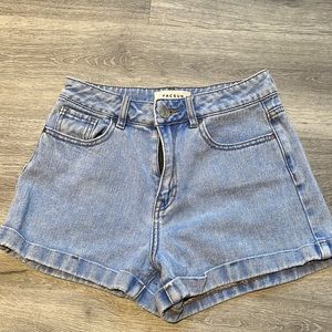 5 for $20 pacsun shorts size 25